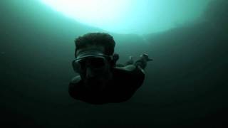 Guillaume Nery base jumping at Deans Blue Hole filmed on breath hold by Julie Gautier 720p [upl. by Amaty]