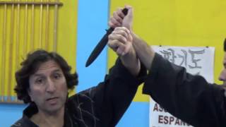 PROTEGERSE DE UN ATAQUE DE CUCHILLO DE ARRIBA HACIA A ABAJO 2ª PROYECCIÓN HAPKIDO 2016 [upl. by Akemihs933]