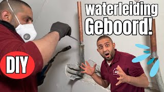 Help in een waterleiding geboord Leer loden waterleidingen solderen [upl. by Aruasor]