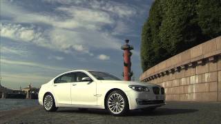 BMW 750iエクステリア [upl. by Eemak]