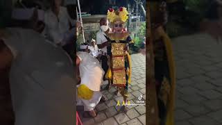 Điệu múa legong [upl. by Carlota562]