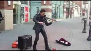 VIOLINIST ON THE STREET VIOLINISTA EN LA CALLE BRYSON ANDRES [upl. by Seadon851]