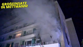 DRAMATISCHER WOHNUNGSBRAND  4 Schwerverletzte  Menschenrettung  Stadtalarm Feuerwehr Mettmann [upl. by Eiromem]