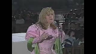 YOLANDA DEL RIO LE CANTA A LA VIRGEN DE GUADALUPE quotVIRGEN RANCHERAquot [upl. by Strage]