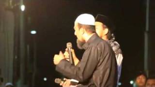 Ustaz Azhar Idrus amp Zizan Raja Lawak  Hukum Sambut Tahun Baru 112012 [upl. by Horst225]