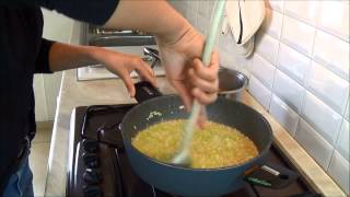 Risotto alla milanese semplicissimo [upl. by Dahle]