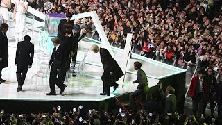 4k 191130 MMA BTS 방탄소년단 첫 입장 박서준님 진행 이현우님 시상 TOP 10 수상 직캠 FANCAM [upl. by Aznaed792]