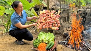 Living selfsufficiently in the forest  picking green vegetables to sell rolled grilled meat [upl. by Uba]