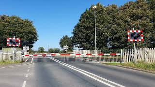 Level Crossing  Haxey Gate Road Haxey [upl. by Yenaffit105]