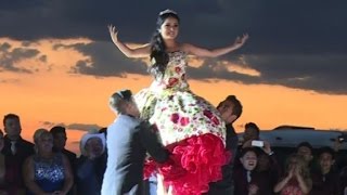 Rubí celebra en México extravagantes 15 años gracias a las redes [upl. by Atinuaj]