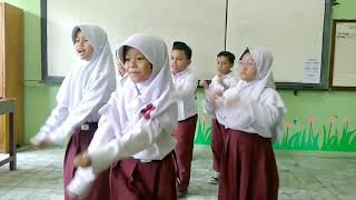 TARI Nenek Moyangku  Tarian Anak SD [upl. by Alyam784]