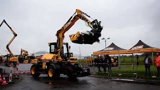 JCB Hydradig Pothole Pro [upl. by Sucramed]