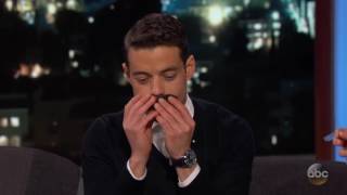 Rami Malek se pone el bigote de Freddie Mercury [upl. by Naegem62]