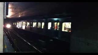 Metrô SP Movimento de trens na estação Liberdade [upl. by Eatnahs]