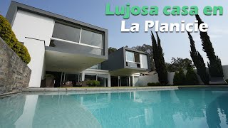 Lujosa casa en La Planicie [upl. by Ummersen631]