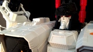 Benscollectables reviews Hasbro Generations 30th Titan Class Metroplex [upl. by Aonian]