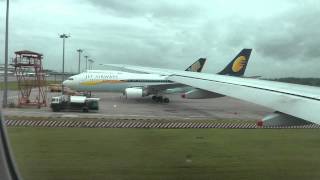 Singapore Airlines Boeing 777300ER Departure from Changi Airport HD [upl. by Esaertal979]