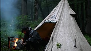 Build tent Shelters and camping in the rain  a relaxing tent experience [upl. by Sello]