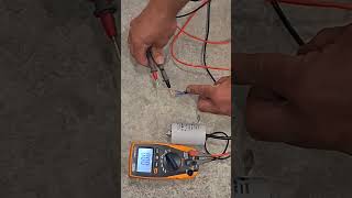 Defekten AC Kondensator mit dem Multimeter feststellen messen [upl. by Nairred]