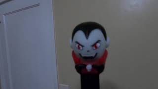 DRACULA PEZ DISPENSER RED EYES FANGS VAMPIRE PEZ FRUIT FLAVOR CANDY HALLOWEEN PEZ DISPENSER 4 [upl. by Ahsatniuq]