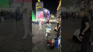 Nouvelle Tendance en Chine Des Filles dans la Rue pour TikTok Gagner de l’Argent et Faire le Show [upl. by Lesde]