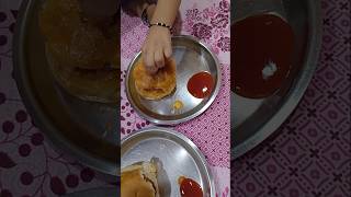 Cheep vs expensive burger food streetfood foodie shortvideo [upl. by Gittle]