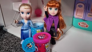 Elsie and Annie play pranks with slime  kids  dolls  fun  learn0709 [upl. by Gaven]