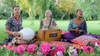 KIRTANIYAS  Gurudeva kripa karke  Germany 2016 [upl. by Eenahc]