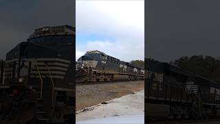 Awesome Quad Force quotFlew into downtownquot HUGE Horn Norfolk Southern 8060 27a rider22 [upl. by Yelyab]