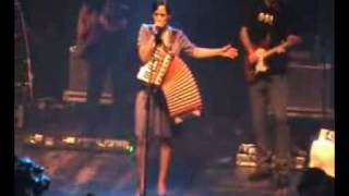 Julieta Venegas en Suiza  Te voy a mostrar [upl. by Elynad]