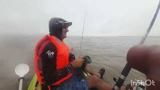 Pesca en los malecones de berisso nos corre la lluvia fishingpescaesportivariodelaplatakayak [upl. by Havot]