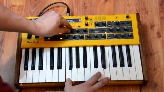 DSI Mopho Keyboard Vergleich Analoge Monophone Synthesizer 2  25 Oktaven unter 1k€ Teil 34 [upl. by Cymbre622]