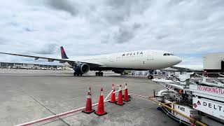 Water cannon salute retiring Delta A330 pilot [upl. by Cockburn]