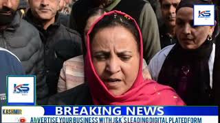 Sakeena Itoo pays obeisance at Dargah Hazratbal Srinagar [upl. by Quinn836]