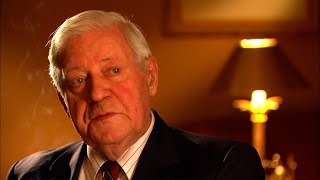 Altkanzler Helmut Schmidt über seinen Freund Henry Kissinger dbateInterview [upl. by Heiney530]