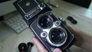 Yashica Mat 124 Twin Lens Reflex TLR Operations [upl. by Alarick864]