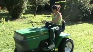 79 Tonte avec tracteur tondeuse par ALISON en stage JARDINIER PAYSAGISTE 81 [upl. by Kynan524]