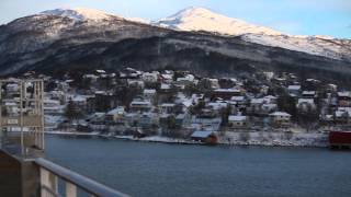 Finnsnes  Einfahrt des Hurtigrutenschiffs MS Midnatsol in den Hafen [upl. by Nangem]