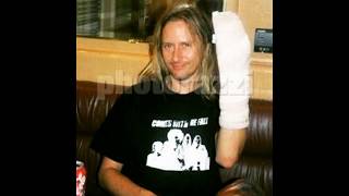 Jerry Cantrell Recalls How He Broke His Hand While Playing Football In 2001 [upl. by Aleahs]