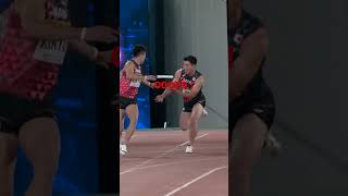 Japans baton handoff fails 🇯🇵 olympicgames [upl. by Absa]