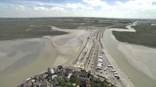 Une journée de marées au MontSaintMichel [upl. by Mulderig]