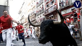 Así ha sido el cuarto encierro de San Fermín [upl. by Jacoby563]