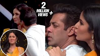 Salman Khan CUTELY KISSES HUGS Katrina Kaif in Public  Dance India Dance 6 [upl. by Hayikaz]