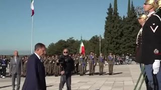 La Russa si inginocchia al Sacrario militare Redipuglia in occasione del Giorno dell’Unità Nazionale [upl. by Natalee311]