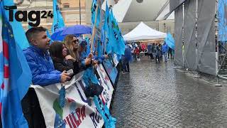 Manifestazione del pubblico impiego CGIL e UIL a Roma per “Salario Salute e diritti e occupazione” [upl. by Evin1]