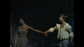 Iconic quotBalcony Scenequot of ROMEO AND JULIET ballet ACT 1 finale with Rudolf Nureyev amp Margo Fonteyn [upl. by Hale]