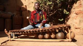 Balafon style quotSénoufoquot  Adama Diabaté  BaraGnouma [upl. by Rramaj638]