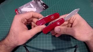 Victorinox Spartan Serrated vs Wenger Commander [upl. by Eeroc85]