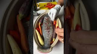 Branzino à Moda Da Casa peixes receitas almoço [upl. by Rolyat]