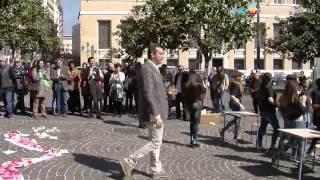 Napoli  ICS Virgilio 4 un flash mob per la legalità 210314 [upl. by Vinn580]